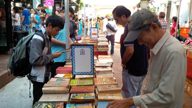 Book fair to auction rare editions hinh anh 1