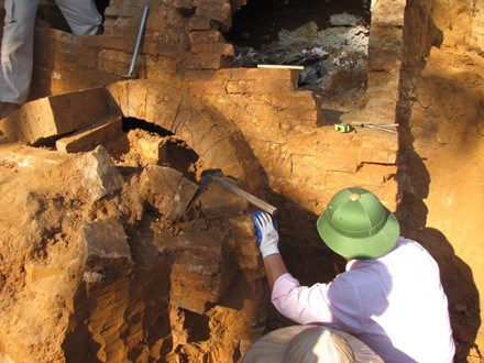 Quang Ninh: 2,000 year-old tombs discovered hinh anh 1