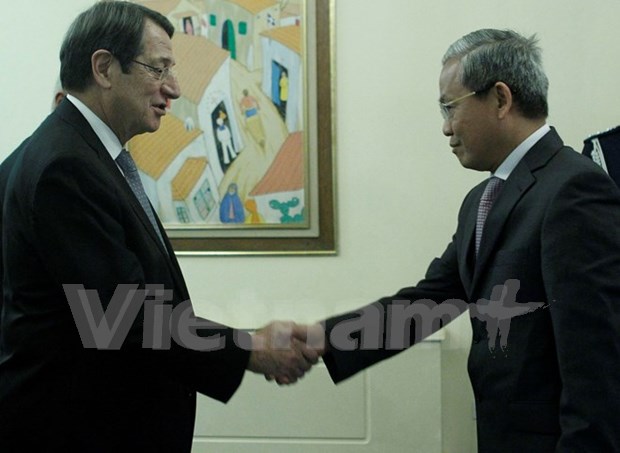 Vietnamese Ambassador to Cyprus presents credentials hinh anh 1