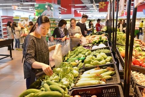 Consumer spending soars as Tet nears hinh anh 1