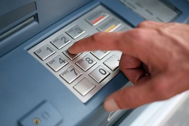 Two Chinese nationals sent to prison for ATM theft hinh anh 1