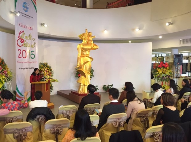 Programme gathers Vietnamese women at home, abroad hinh anh 1