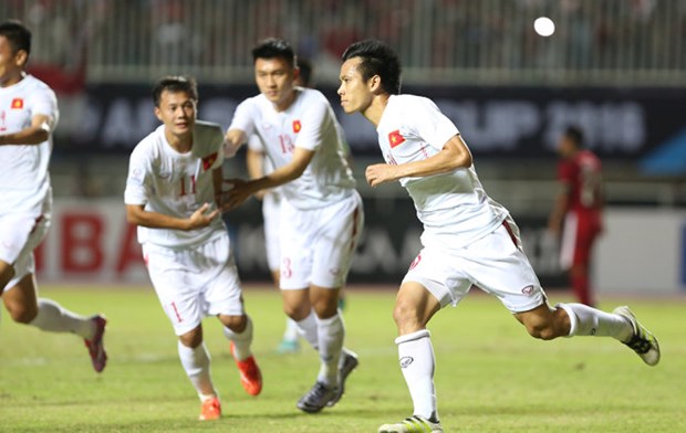 Vietnam lose 1-2 to Indonesia in AFF Cup semifinals hinh anh 1