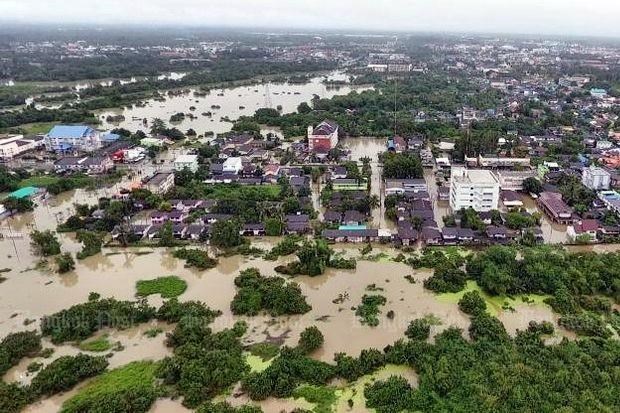 Heavy flood hits south Thailand, kills 11 people hinh anh 1