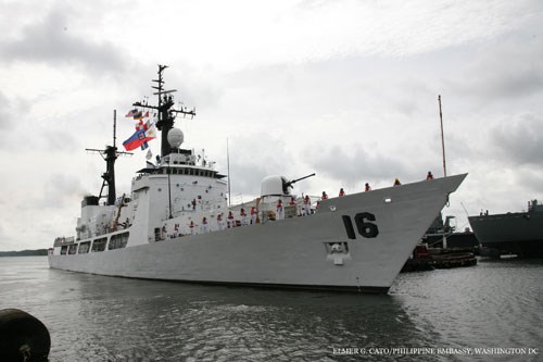 Philippine naval ship visits Cam Ranh port hinh anh 1
