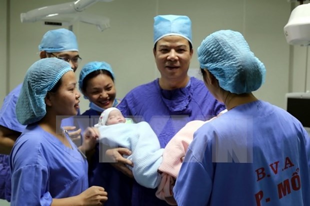 Three IVF babies born in Thai Nguyen hinh anh 1