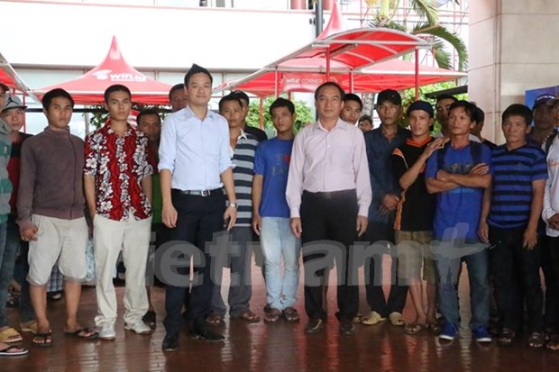 More Vietnamese fishermen return home from Indonesia hinh anh 1