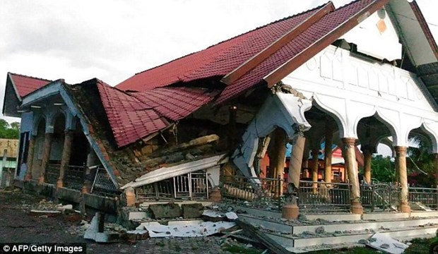 Sympathies to Indonesia on heavy losses in earthquake hinh anh 1