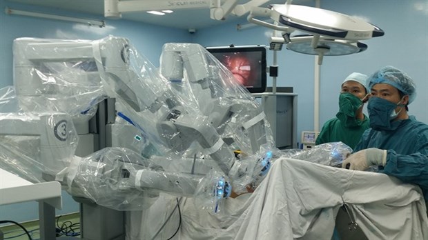 Robots upgrade surgery quality for Vietnamese hinh anh 1