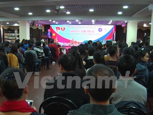 Vietnamese, Russian youths hold cultural exchange hinh anh 1