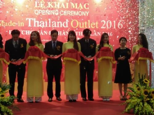 Made-in-Thailand outlet fair opens in Hanoi hinh anh 1