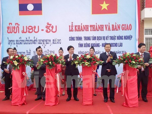 Vietnam helps Laos build agricultural technical service centre hinh anh 1