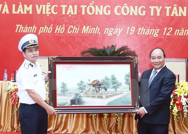PM asks Saigon New Port to fulfill economic, defence tasks hinh anh 1
