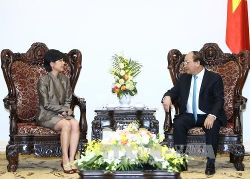 Prime Minister receives new Canadian, Qatar diplomats hinh anh 1