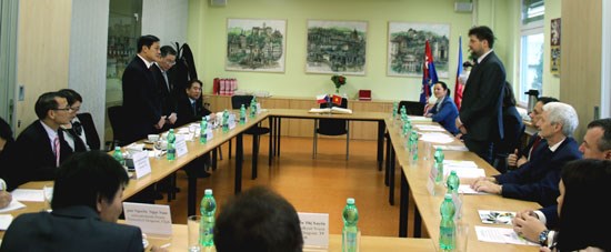 Vietnam, Czech seek economic cooperation among localities hinh anh 1