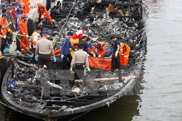 Indonesia: Engine problem may trigger ferry fire hinh anh 1