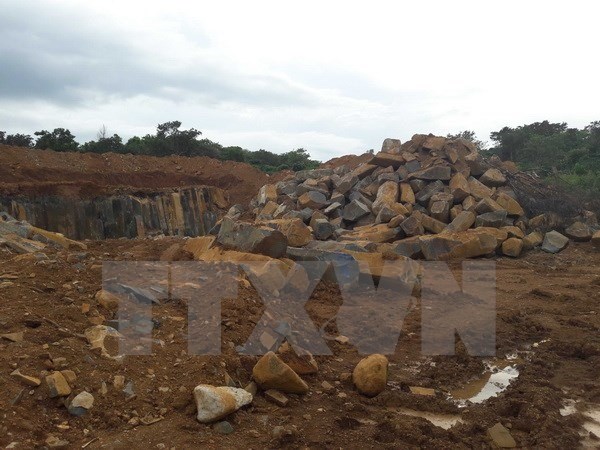 Illegal mining continues in Dak Nong hinh anh 1