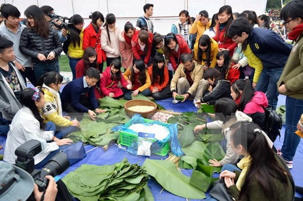Buddhists, youths join hand to help the poor hinh anh 1