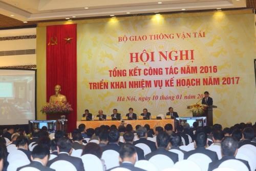 Transport sector urged to speed up restructuring hinh anh 1