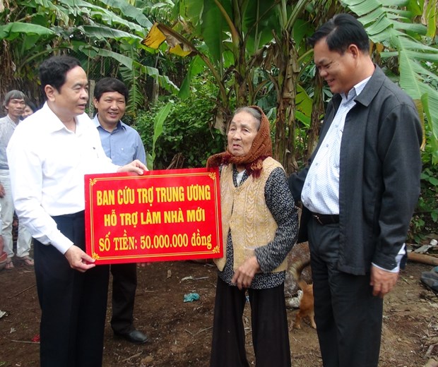 Vietnam Fatherland Front supports flood victims in Phu Yen hinh anh 1