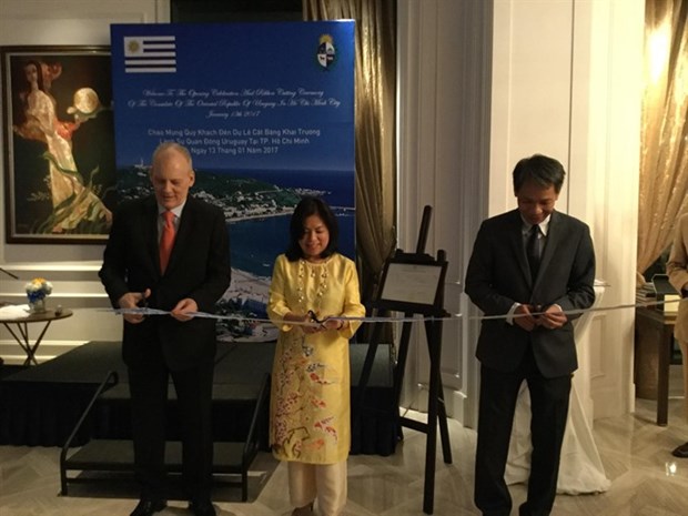 Uruguay consulate opens in HCM City hinh anh 1