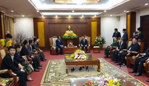 Vietnam, Lao localities foster cooperation hinh anh 1