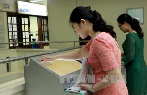Hanoi to offer 120 online public services in first quarter hinh anh 1