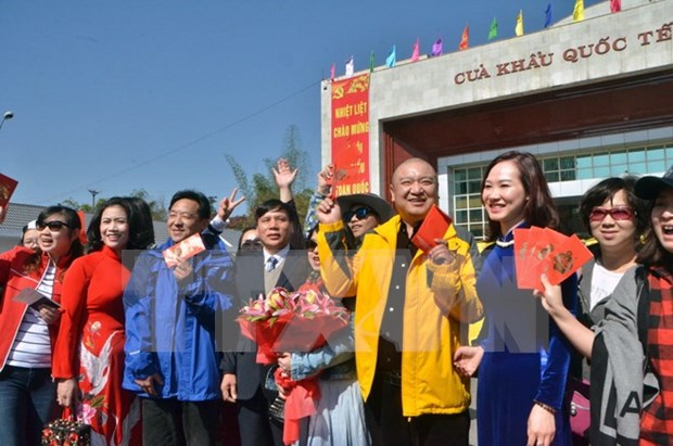 Quang Ninh: border tourism thrives hinh anh 1