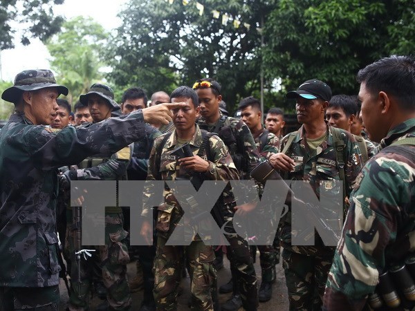 Philippine gov’t, rebel group resume negotiations hinh anh 1