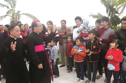 Catholic committee pledges to contribute to national development hinh anh 1