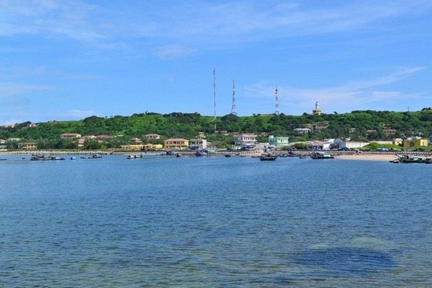 Bach Long Vi island district thrives from sea hinh anh 1