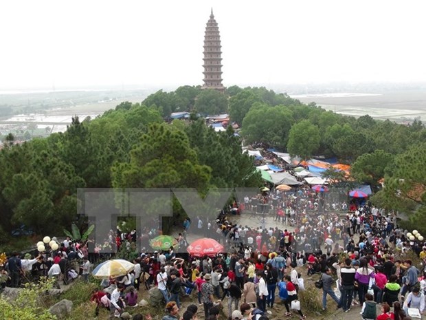 Spring festival draws tourists to Bac Ninh hinh anh 1