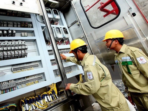 8.7 billion kWh to be transmitted to central, Central Highlands regions hinh anh 1