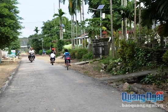 Quang Ngai’s first mountainous commune named new-style rural area hinh anh 1