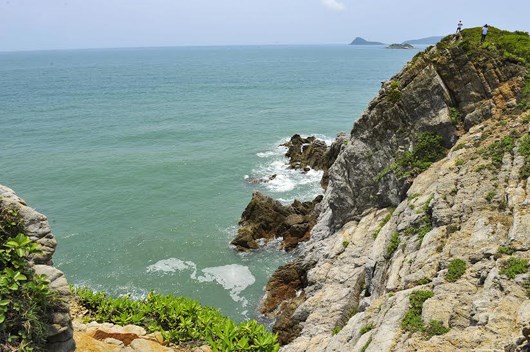 Quan Lan becomes more attractive to holidaymakers hinh anh 1
