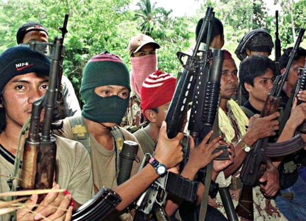 Philippines: Defence Minister open to peace talks with rebels hinh anh 1