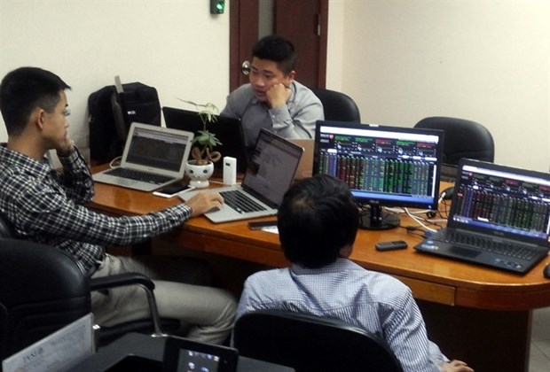 Energy stocks keep Vietnamese markets up hinh anh 1