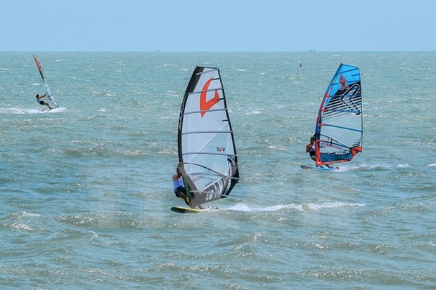 Int’l windsurfing Fun Cup held in Binh Thuan hinh anh 1
