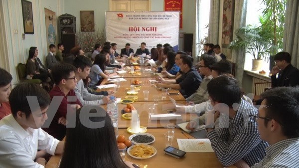 Vietnamese youths active in Russia hinh anh 1