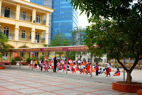Education Minister instructs measures to ensure safety at school hinh anh 1