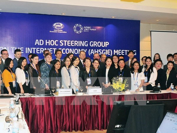 APEC SOM1 enters 11th working day hinh anh 1