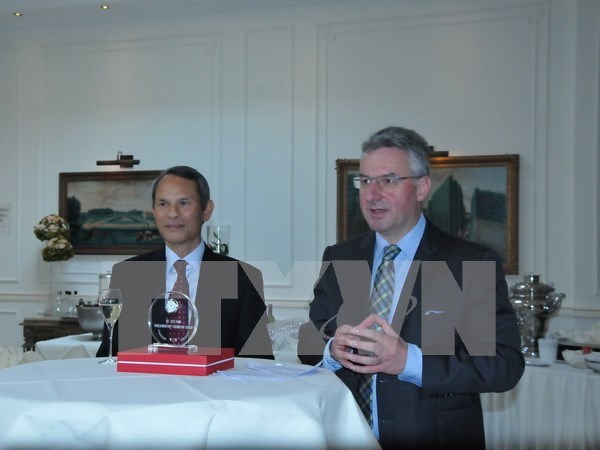 Get-together for European parliamentarians in Belgium hinh anh 1