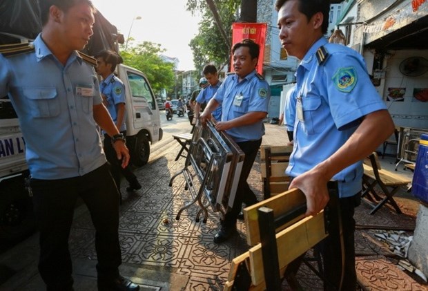 HCM City districts to submit plans to clear pavement by year-end hinh anh 1