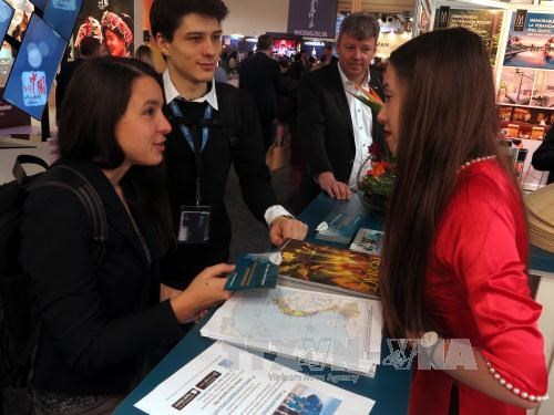 Maps of Vietnam showcased in Germany’s tourism fair hinh anh 1