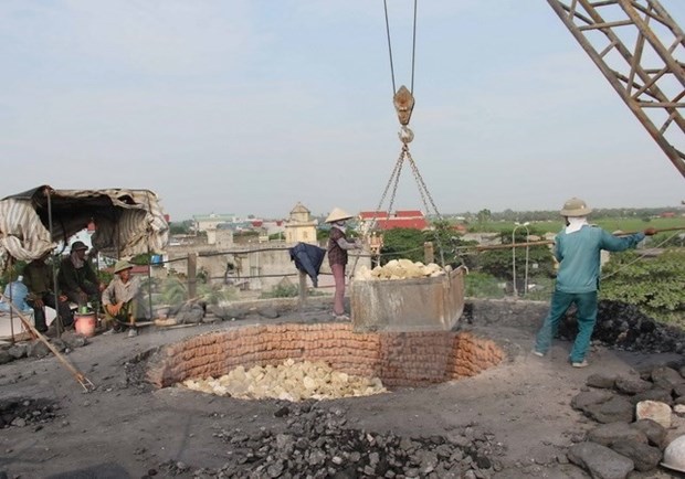 Quang Ninh province to shut lime kilns by 2018 hinh anh 1