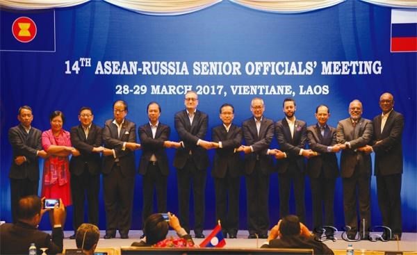 ASEAN, Russian senior officials meet in Vientiane hinh anh 1