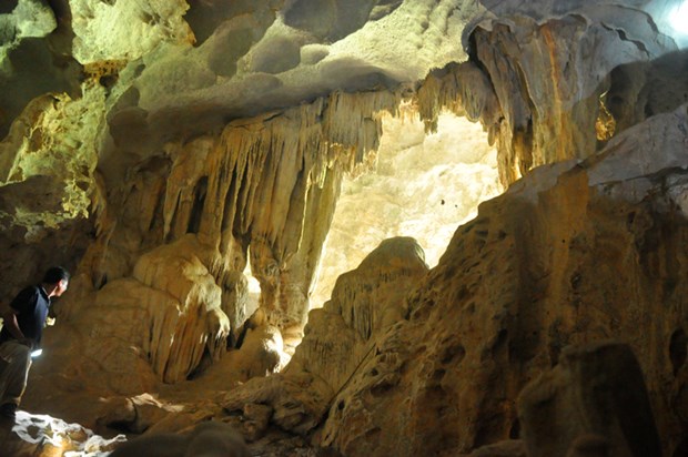 23 newly discovered caves in Ha Long Bay to be named hinh anh 1