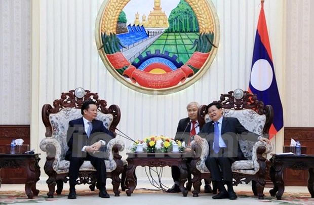 Lao Prime Minister highlights financial cooperation with Vietnam hinh anh 1