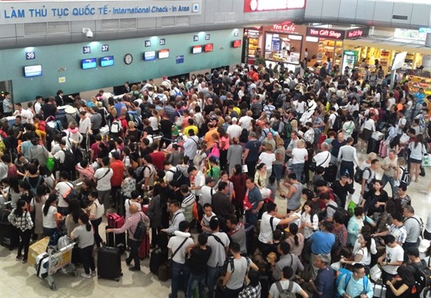 New draft law sets minimum air ticket price hinh anh 1