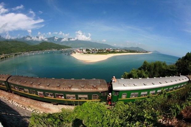 Trans-Vietnam train route named among Asia’s most scenic hinh anh 1
